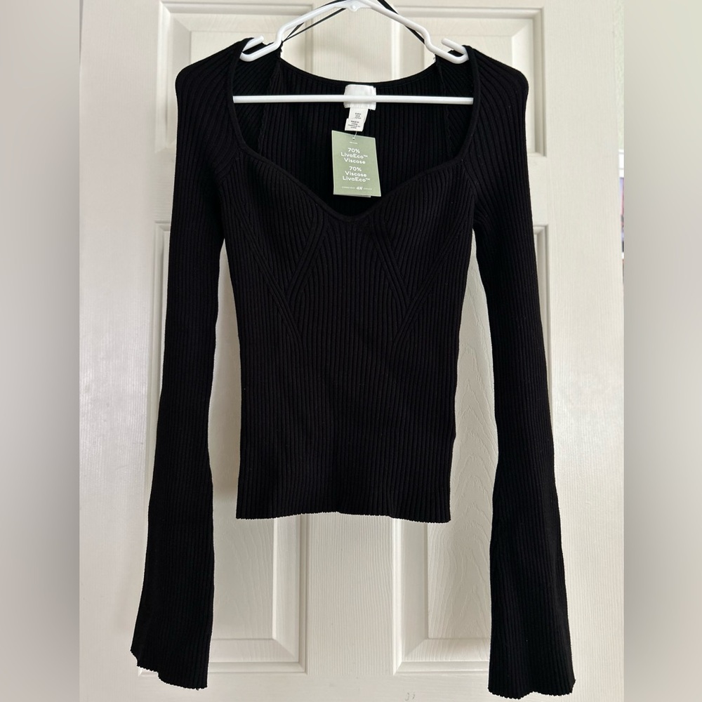Ribbed slim-fit flare-sleeve top